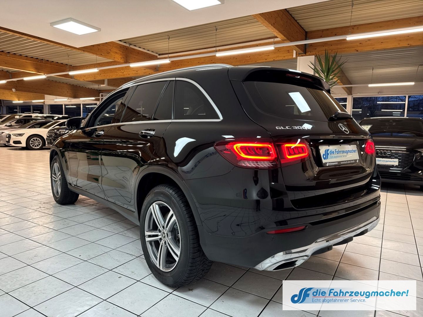 Fahrzeugabbildung Mercedes-Benz GLC 300 e 4Matic Digitales Cockpit Memory Sitze