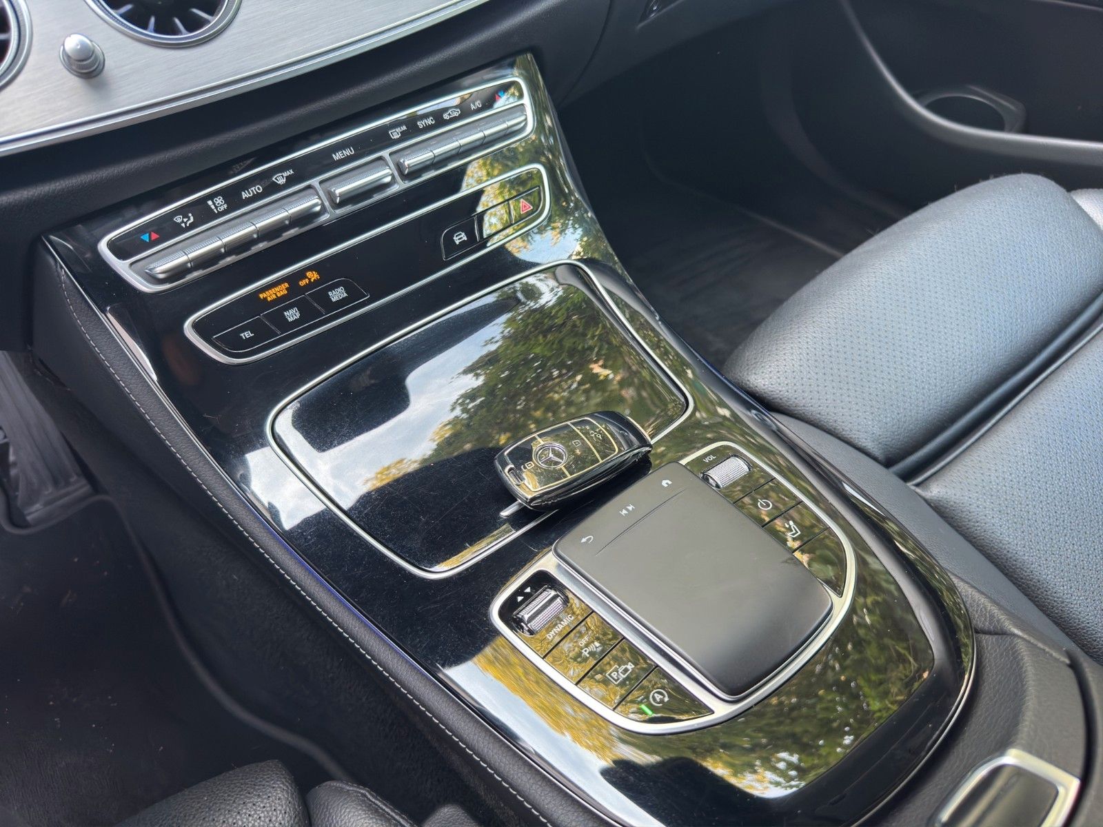 Fahrzeugabbildung Mercedes-Benz E 200 E T-Modell E 200 d