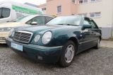 Mercedes-Benz E 200 ELEGANCE Klima/Automatik/Schiebedach - Mercedes-Benz E 200: Grün