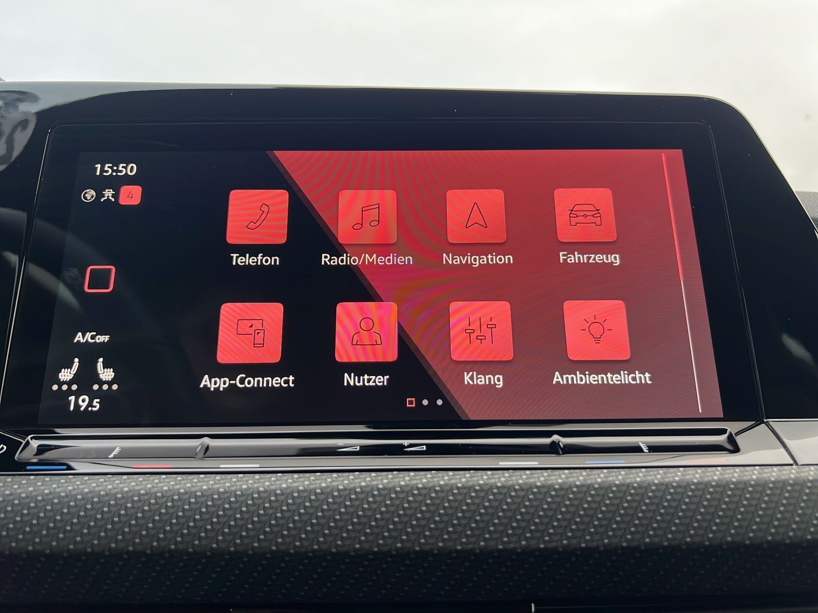 Golf VIII Variant R-Line 1.5 l eTSI DSG AHK*Navi