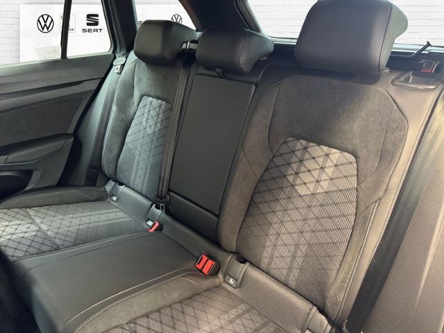 Fahrzeugabbildung Volkswagen Golf Variant R-Line 1,5 l eTSI OPF 110 kW (150 P