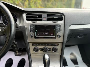 Volkswagen Golf - 11