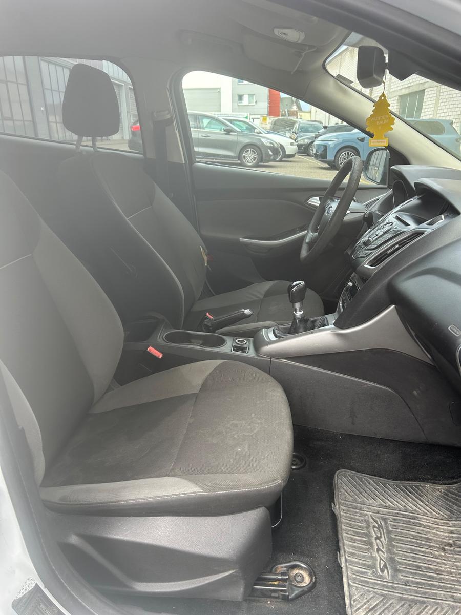 Ford Focus 2013 — photo 20