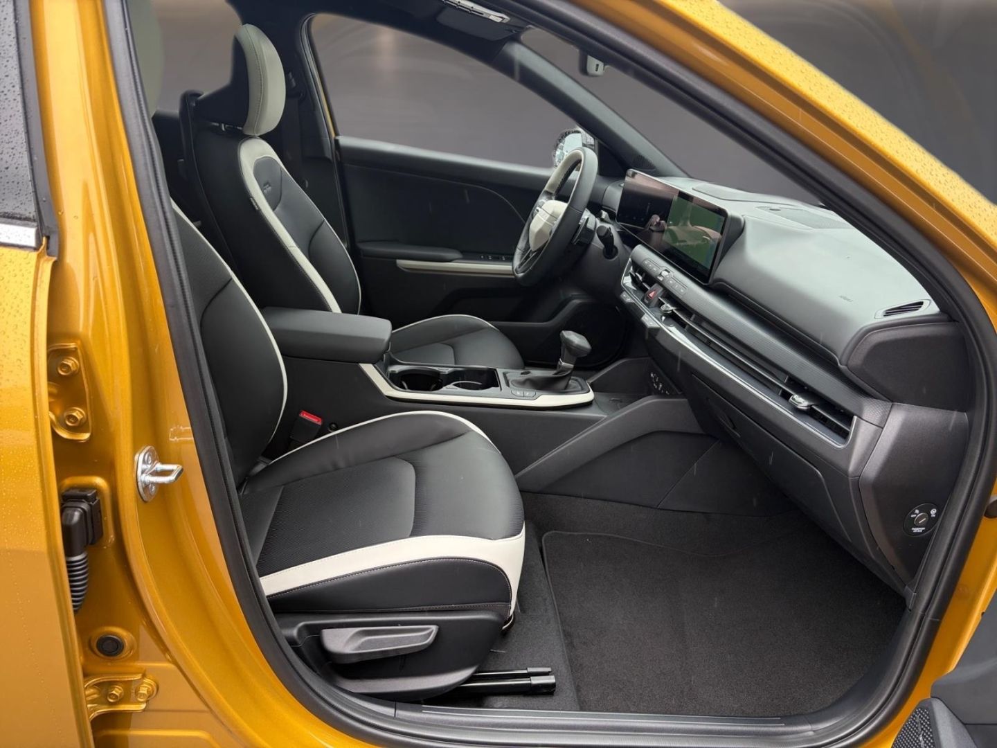 Fahrzeugabbildung Kia K4 1.6 T-GDI 132 kW GT-Line HUD El. Panodach Nav
