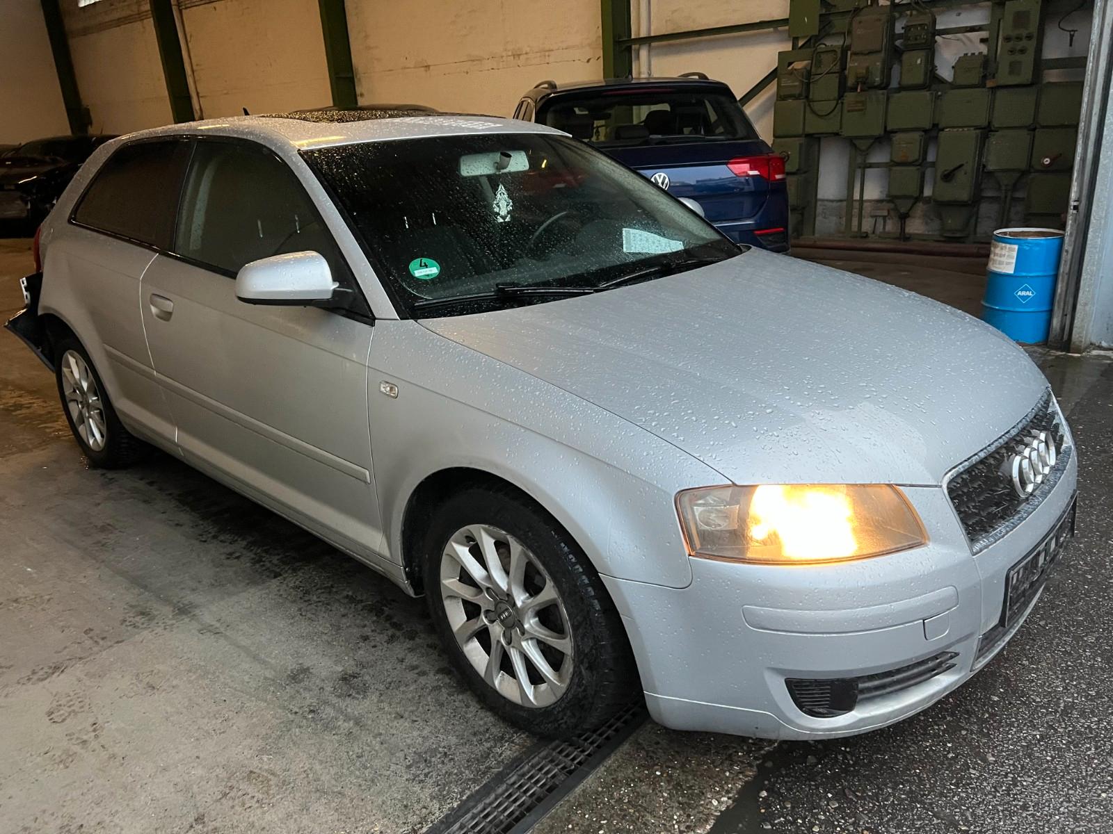 Audi A3 1.6 Attraction/Tiptronic/Navi/Klima/PDC