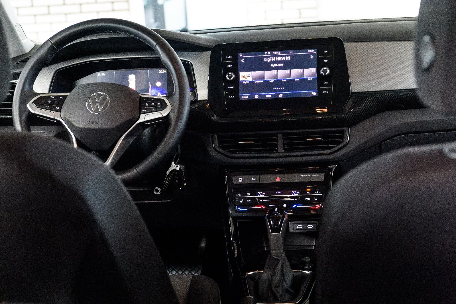Fahrzeugabbildung Volkswagen T-Cross 1.0 TSI 85 kW Life +LED +ACC +Allwetter