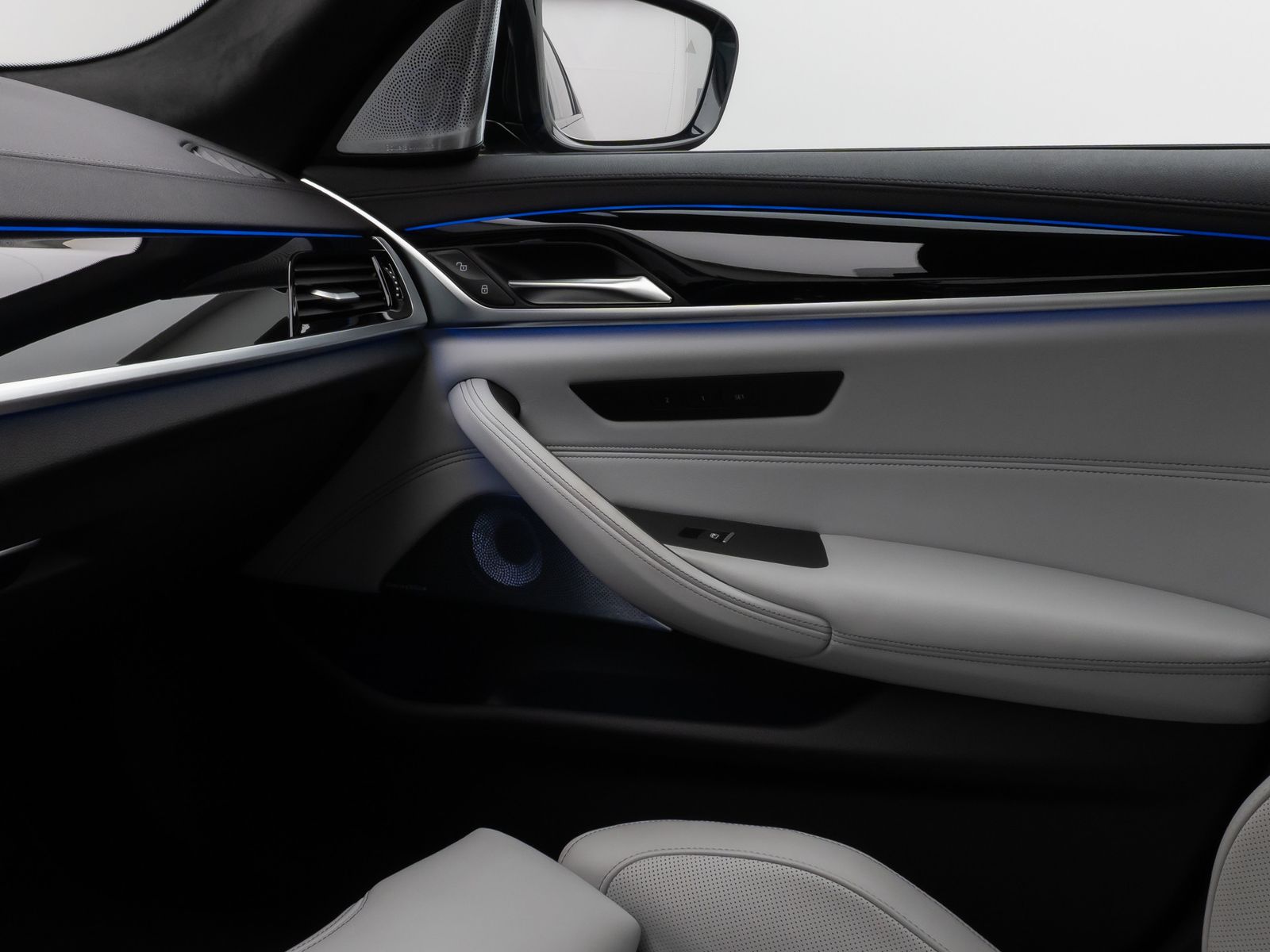 Fahrzeugabbildung BMW M5 Competition xD Kamera HUD DAB B&W SoftCL 20"