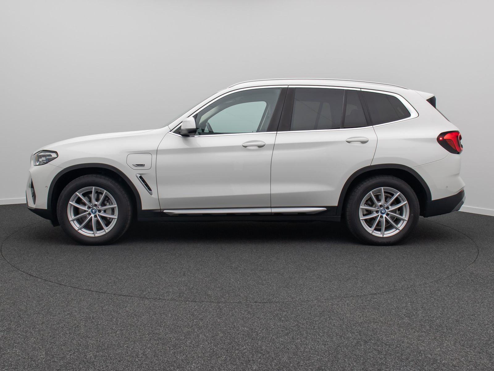Fahrzeugabbildung BMW X3 xD30e DAB Kamera FernlichtAs Panorama Leder