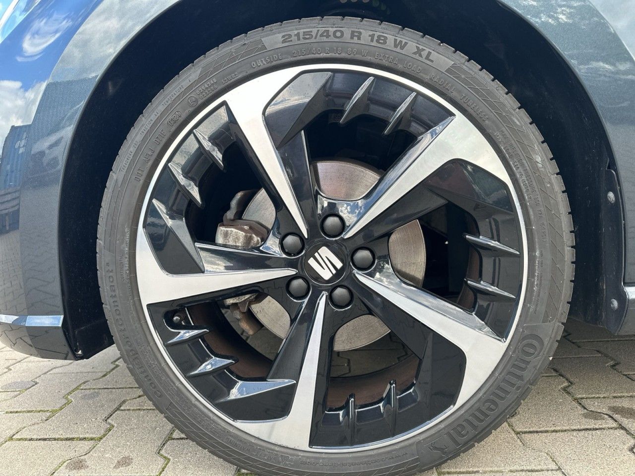 Fahrzeugabbildung SEAT Ibiza FR 1.0 TSI 81 kW (110 PS) 7-Gang-D - mit KI generiert/bearbeitet