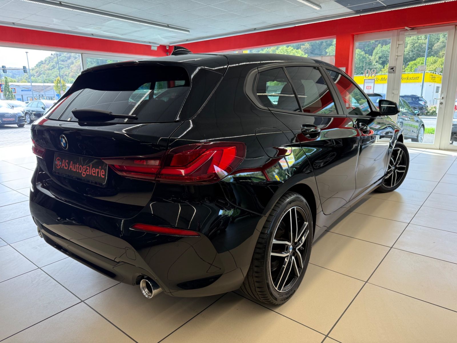 BMW 118d Advantage Panorama imagem 2