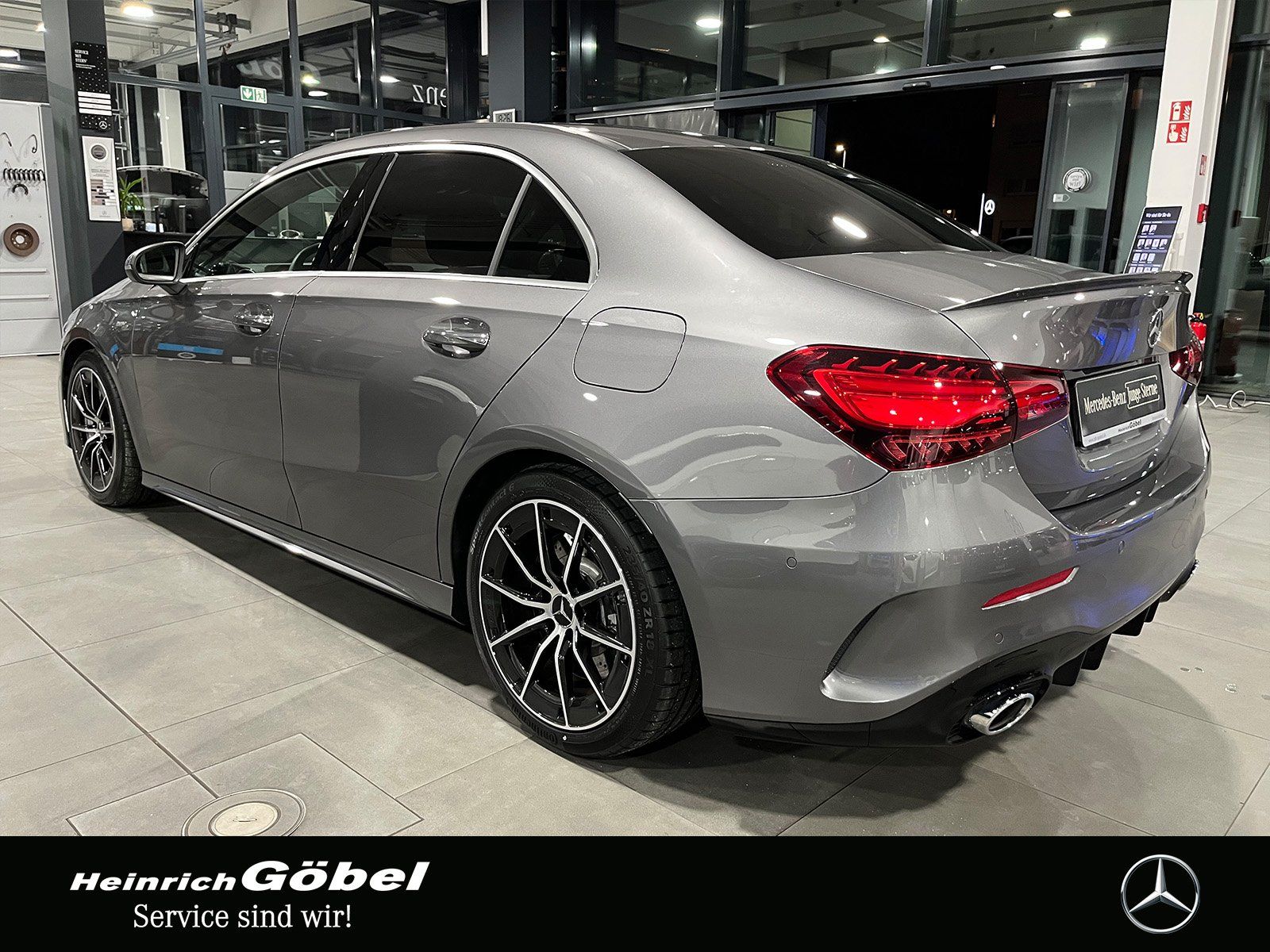 Fahrzeugabbildung Mercedes-Benz A 35 4M Lim. PANO+MULTIBEAM+KAMERA+AMBIENTE+NAVI