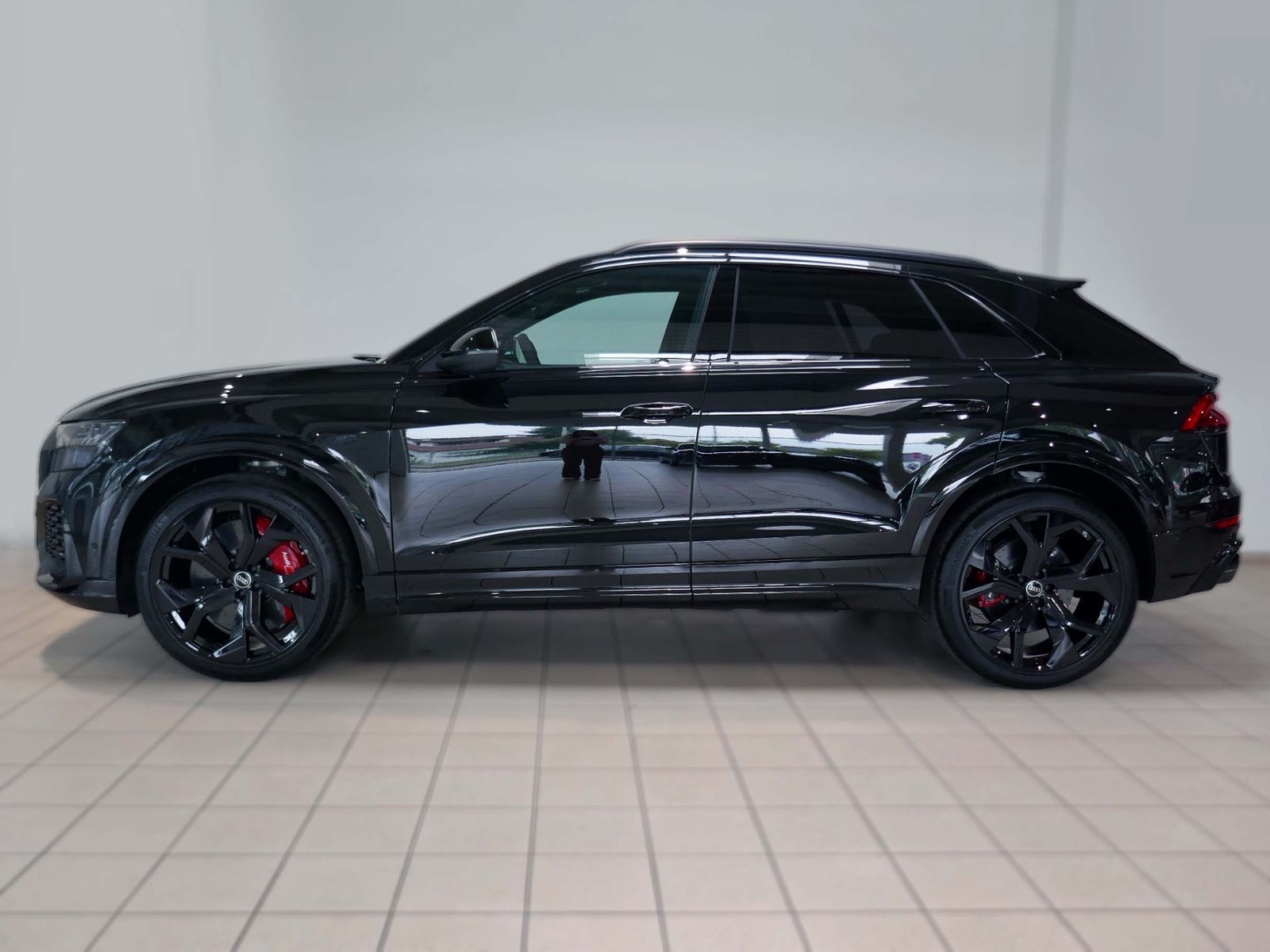 Fahrzeugabbildung Audi RS Q8 quattro 4.0 V8 441 kW | LED RFK AHK Navi