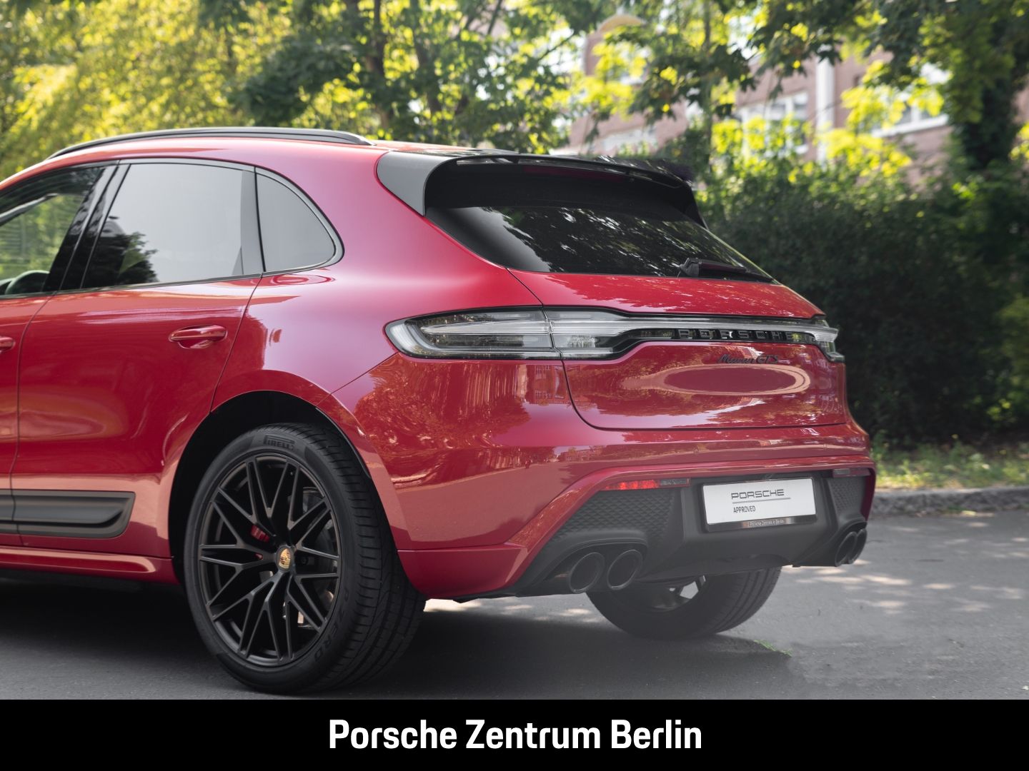 Porsche Macan GTS Karminrot Sportabgasanlage Panorama foto 10