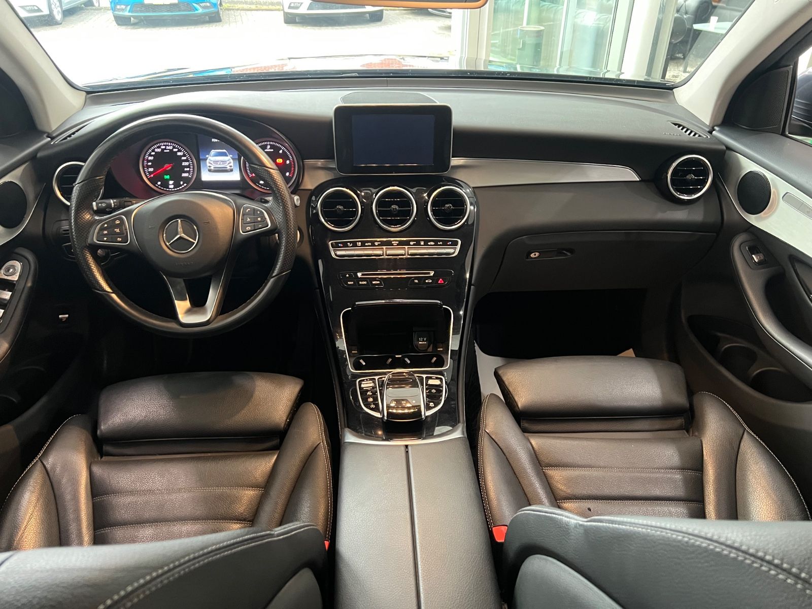 Fahrzeugabbildung Mercedes-Benz GLC 250 d 4Matic *LEDER*NAVI*SITZHEIZUNG*LED*