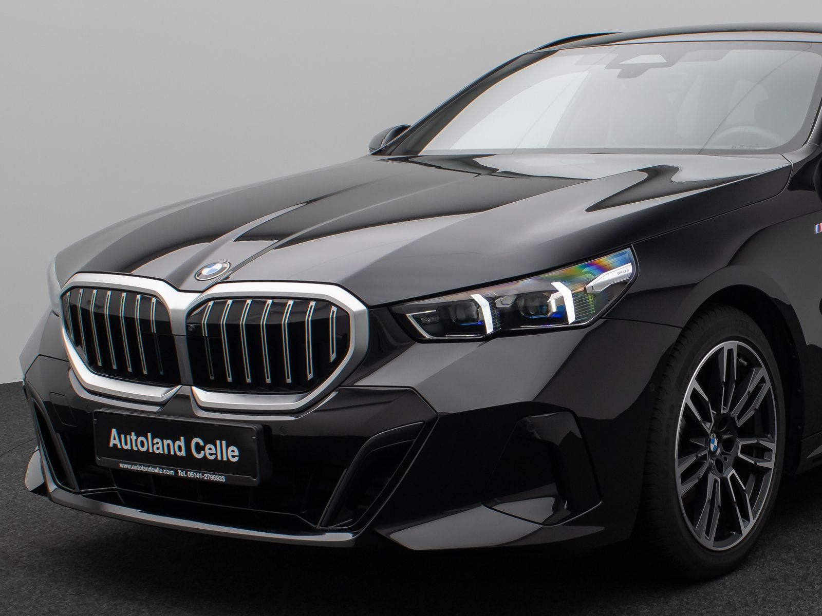 Fahrzeugabbildung BMW 520d M Sport 360°HUD DAB H/K AHK Komfort Alarm