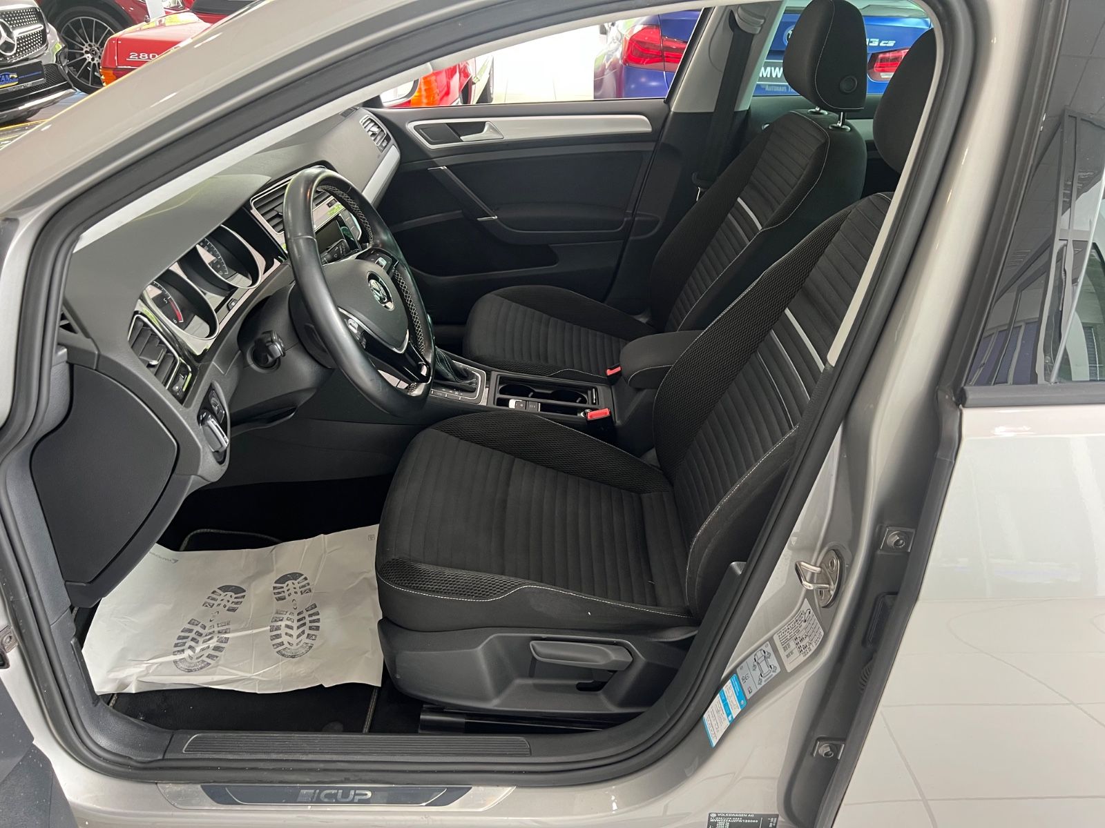Fahrzeugabbildung Volkswagen Golf VII Lim. Cup 1.6 TDI DSG
