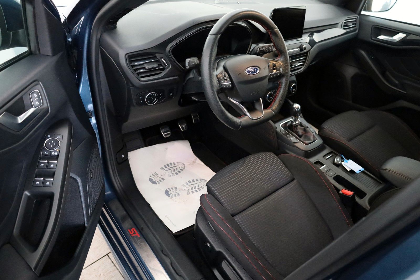 Fahrzeugabbildung Ford Focus Turnier ST-Line X Navi,Panorama,Kamera,SH