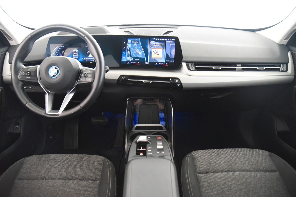 BMW iX1