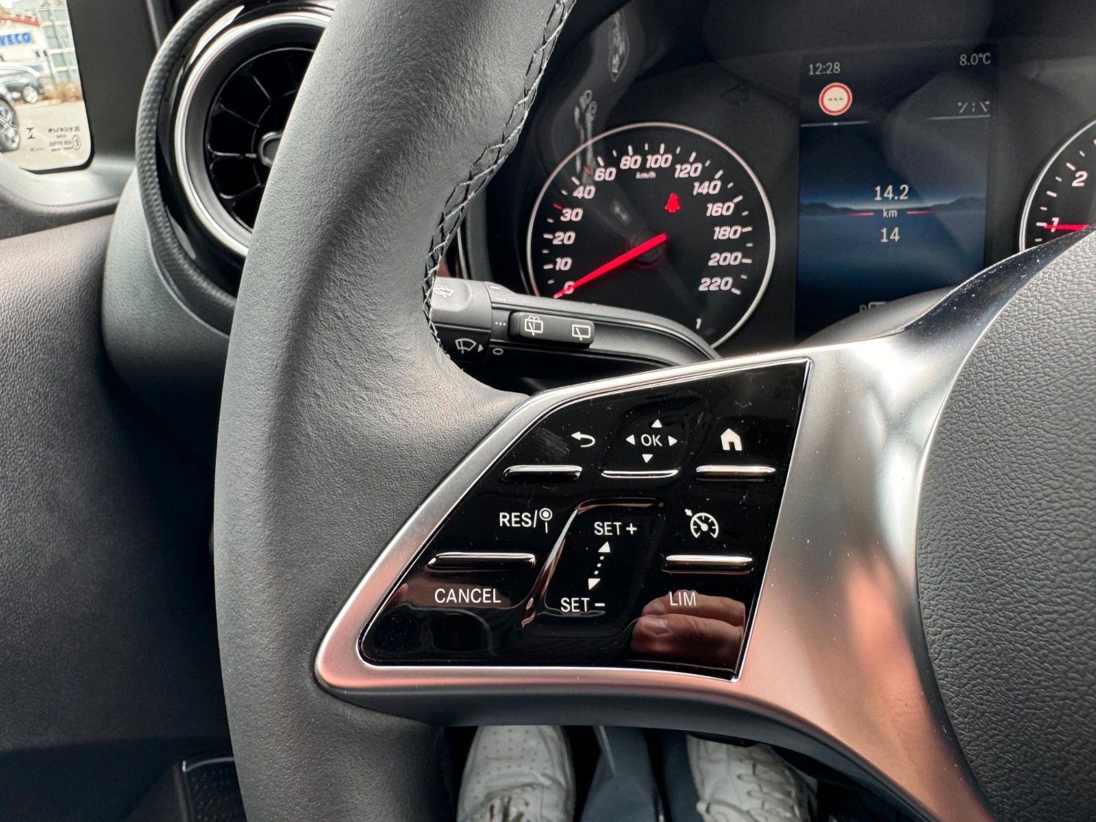 Fahrzeugabbildung Mercedes-Benz T 180 Style LED Kamera KEYLESS MBUX SHZ