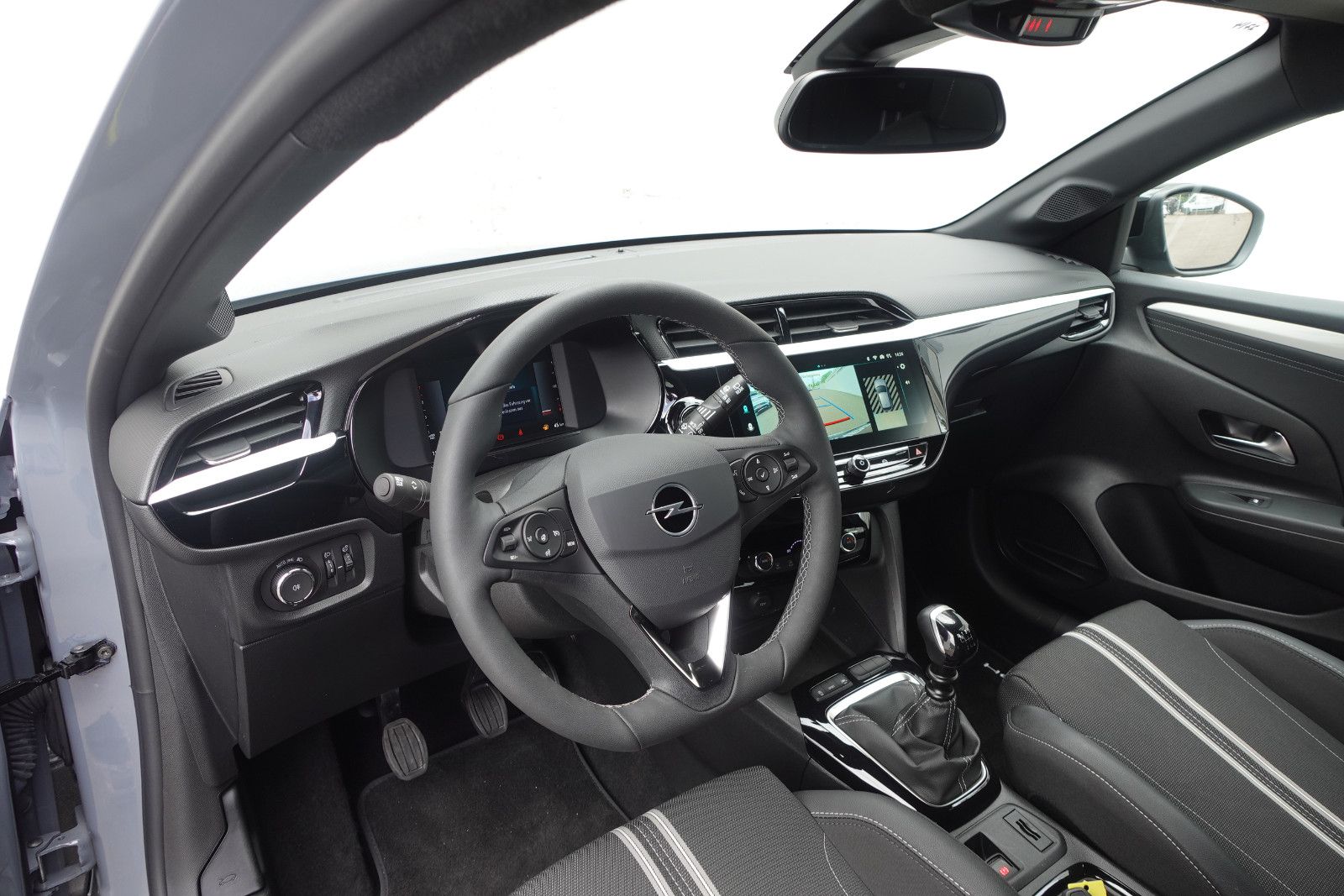 Fahrzeugabbildung Opel Corsa GS 1.2T,Navi,Kamera, Sitzhzg,Allwetter,LED