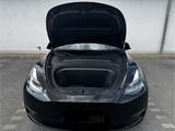 Tesla Model Y Long Range AWD,1.Hand,Garantie,8-fach  - Tesla Model Y: Von Privat