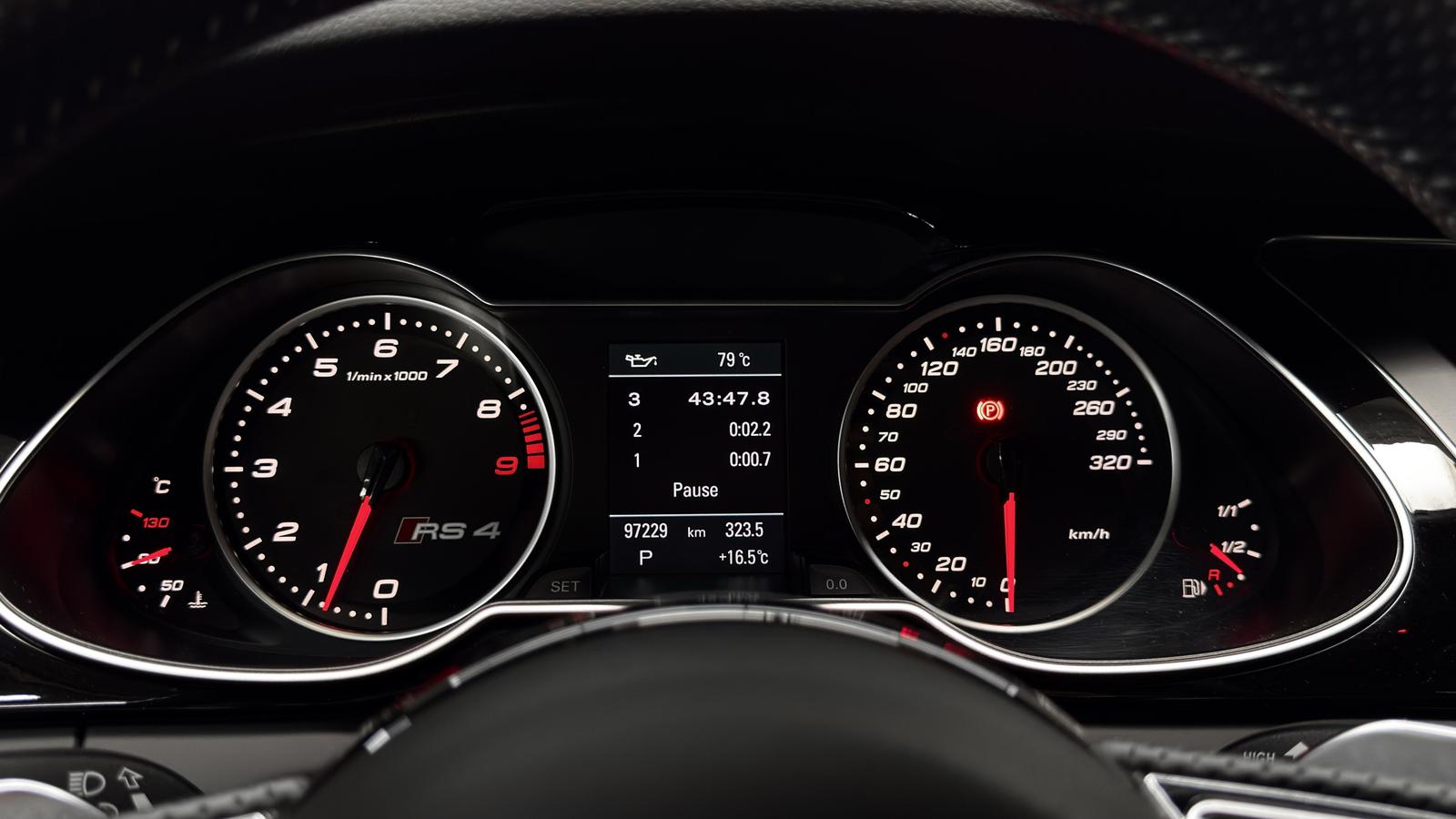 AUDI RS4 AVANT 4.2 V8 FSI 450ch QUATTRO - B&O - TOIT PANORAMIQUE - CAPRISTO - SUSPENSION KW - CUIR/ALCANTARA