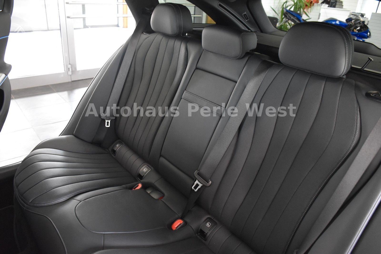 Mercedes-Benz E 300 de 4Matic T AMG Line Advanced Plus"AHK"LED foto 19