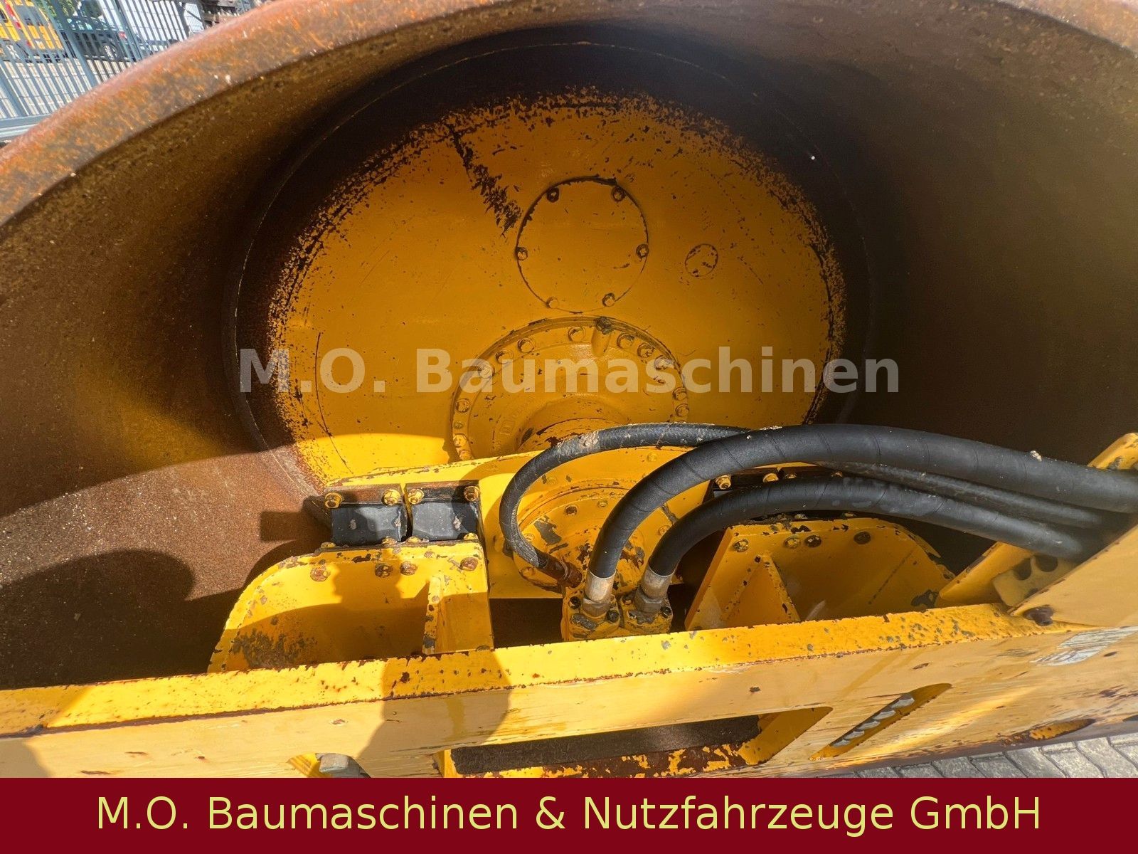 Fahrzeugabbildung BOMAG BW 214 DH-3 / 14 T / Walzenzug /