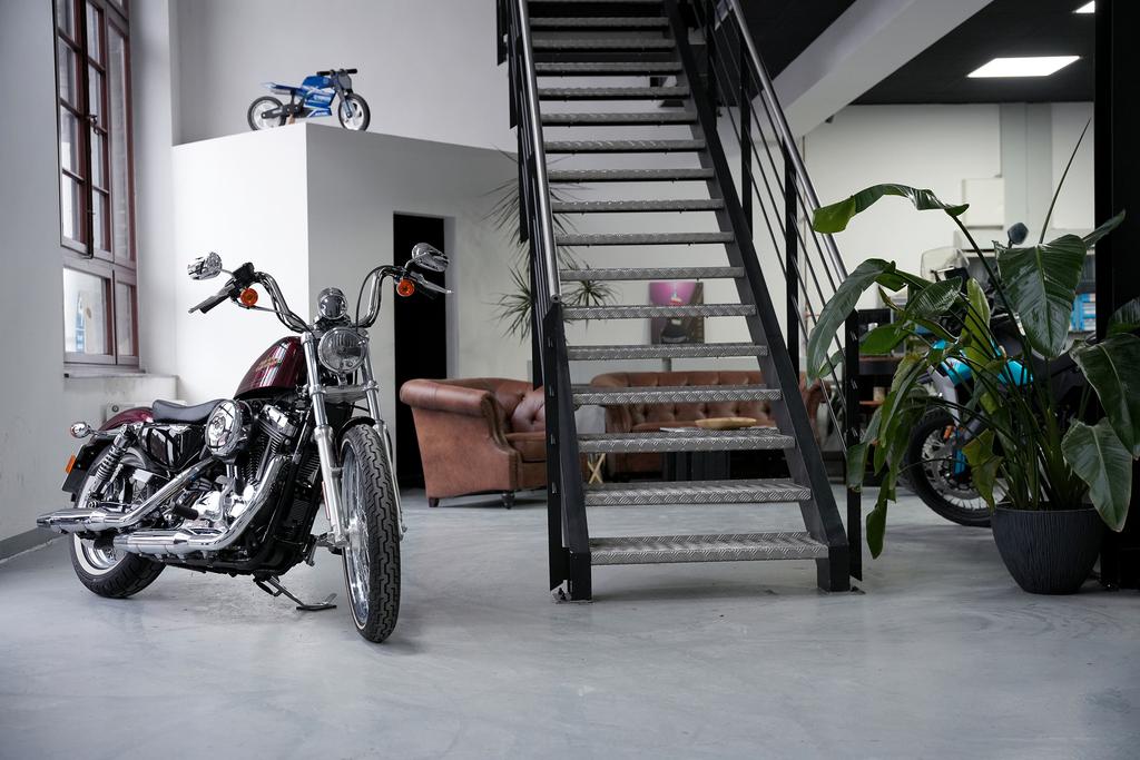 Harley-Davidson XL1200V Sportster 72 | Hard Candy Red-Flake |