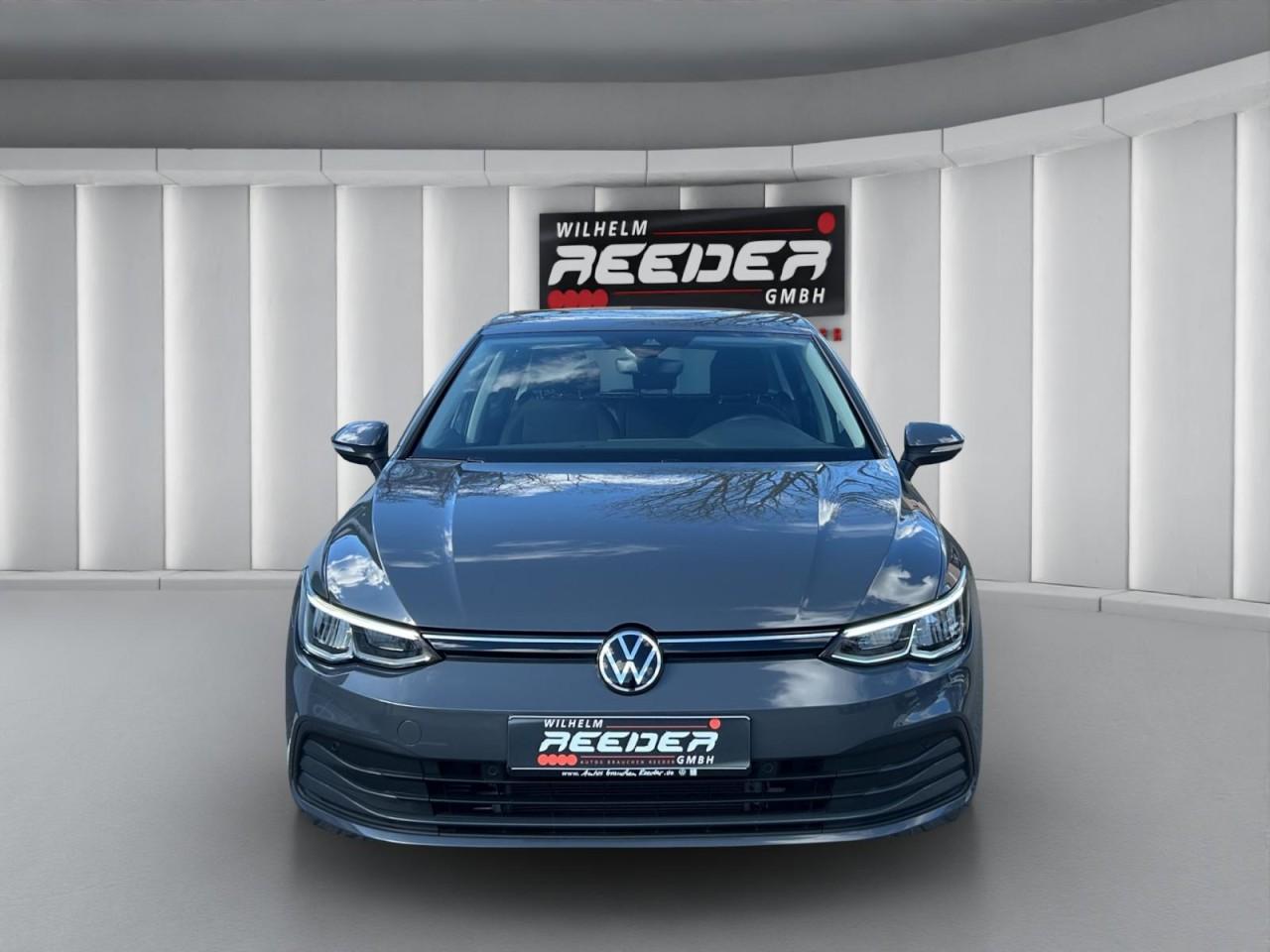 Volkswagen Golf VIII 1.5 eTSI Life DSG LED+Navi+ACC+CArPlay