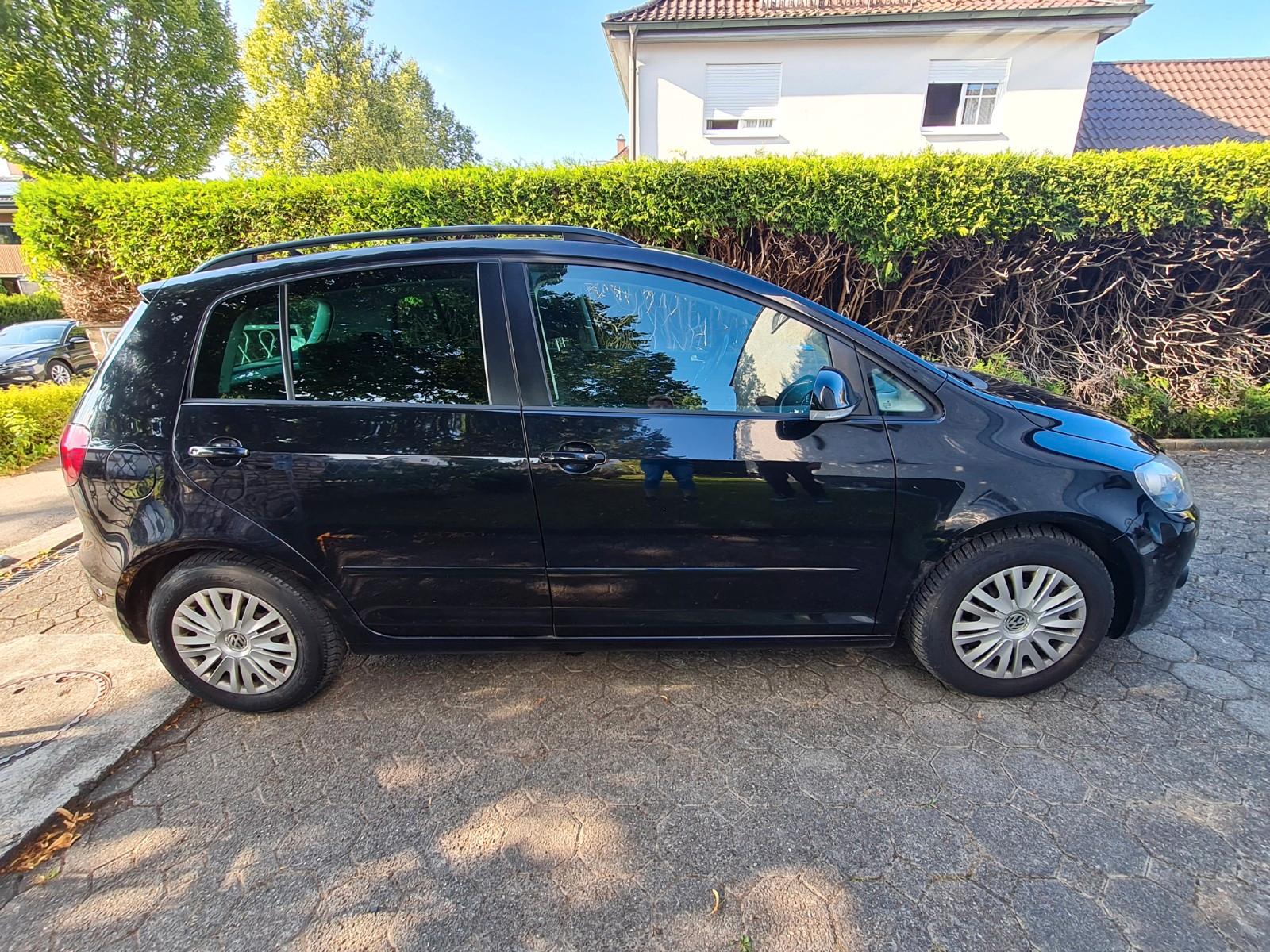 Volkswagen Golf Plus 2010 — engine 1.598 cm³, 105 HP (77kW)