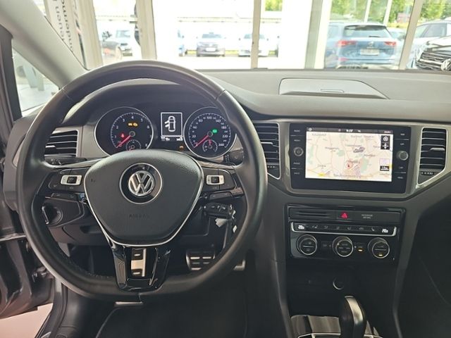 Fahrzeugabbildung Volkswagen Golf Sportsvan 1.5 TSI DSG IQ.DRIVE LED NAVI