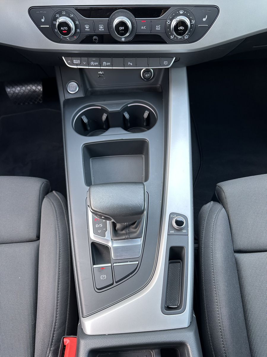 Fahrzeugabbildung Audi A4 Avant 45 TFSI Quattro Advanced NAV+LED+AHK+VC