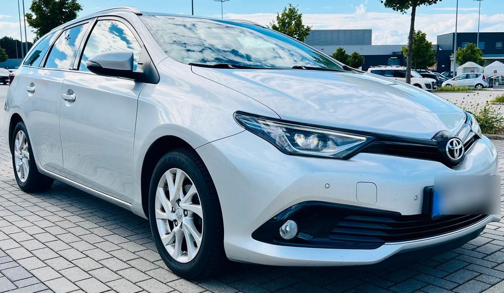 Toyota Auris Touring Sports