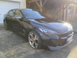 Kia Stinger 3.3 AWD GT Bastuck Klappe Schiebed. 360° - Kia Stinger mit Schiebedach