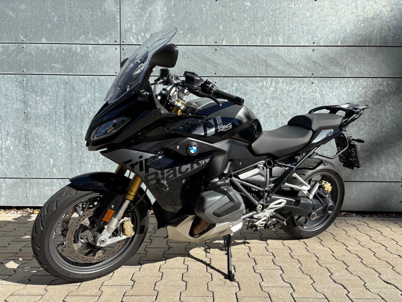 Fahrzeugabbildung BMW R 1250 RS Style Triple Black 3 Pakete Notruf