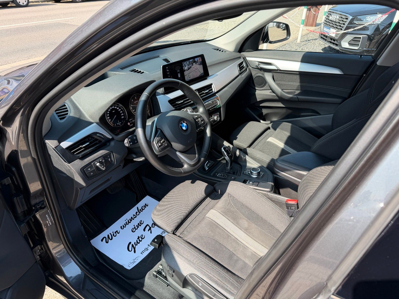 Fahrzeugabbildung BMW X1 xDrive 20 d 1.HD HUD AHK AUTOMATIK LED KAMERA