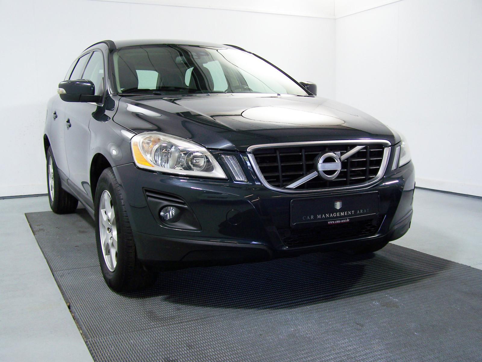Volvo XC60 D5 Momentum Autom NAVI+LEDER+PDC