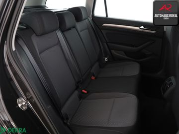 Volkswagen Passat - 12