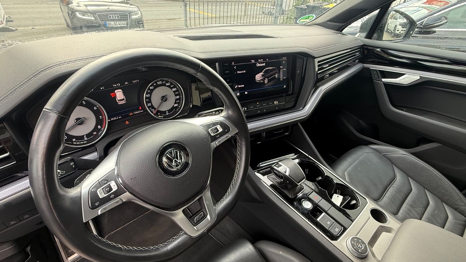 Fahrzeugabbildung Volkswagen Touareg R-Line 4Motion