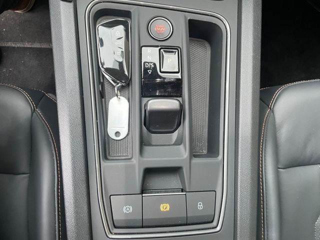 Leon ST 1.5L eTSI Pano LED Navi AHK