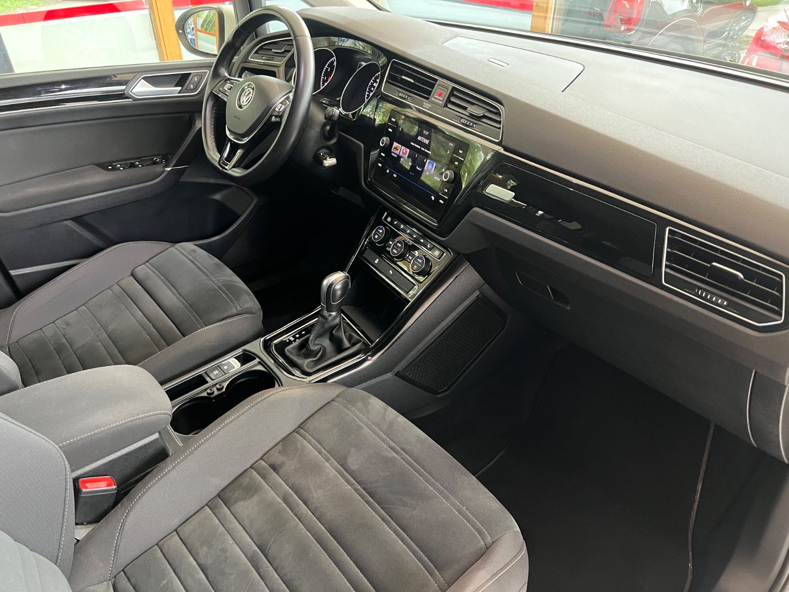 Volkswagen Touran Highline R-LINE DSG ACC AHK PDC 7-SITZER foto 20