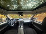 BMW 520i , STANDHEIZUNG, Memory, TV, Head Up, Kamera - BMW 520 mit Benzin-Antrieb: Limousine, Automatik