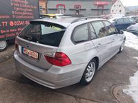 BMW 318d Kombi-2.HAND/SCHECKHEFT/PANORAMA/XENON-