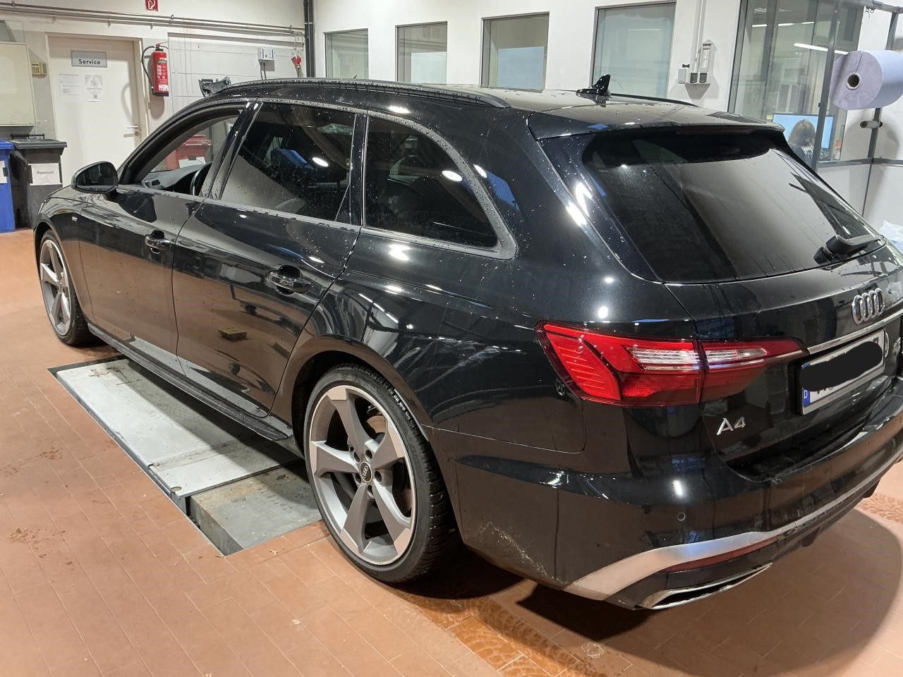 Audi A4 Avant 40 TDI quattro S tronic S line B&O|AHK imagem 3