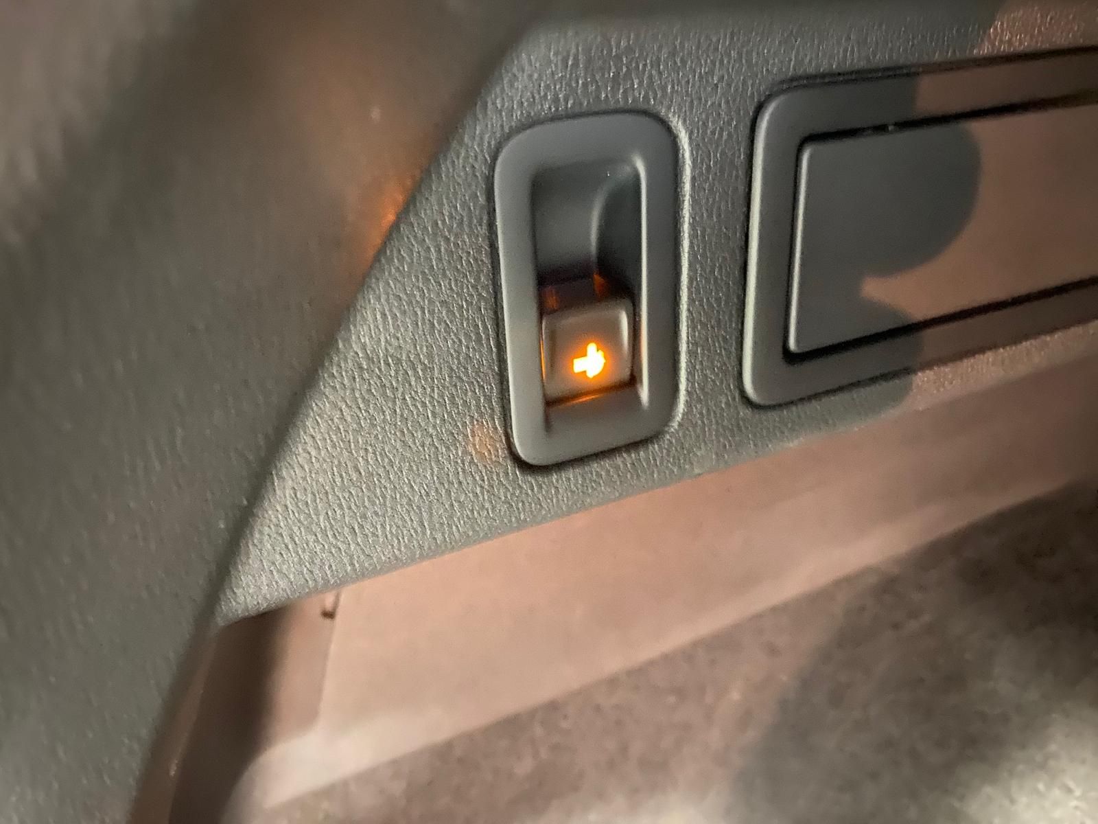 Fahrzeugabbildung Volkswagen Tiguan 2.0 TDI +AHK+APP+ALLWETTER+KLIMA+ACC