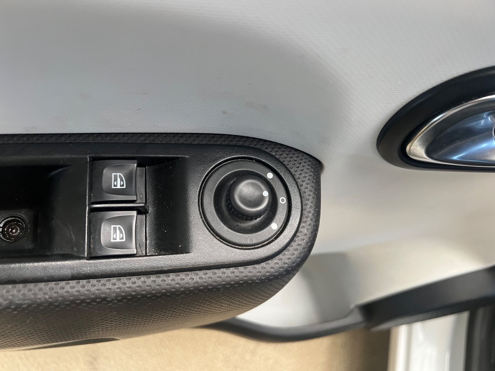 Fahrzeugabbildung Renault Twingo Intens*Spurhalte*PDC*Sitzheizung*