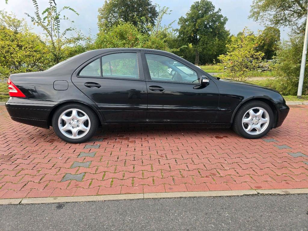 Mercedes-Benz C 180