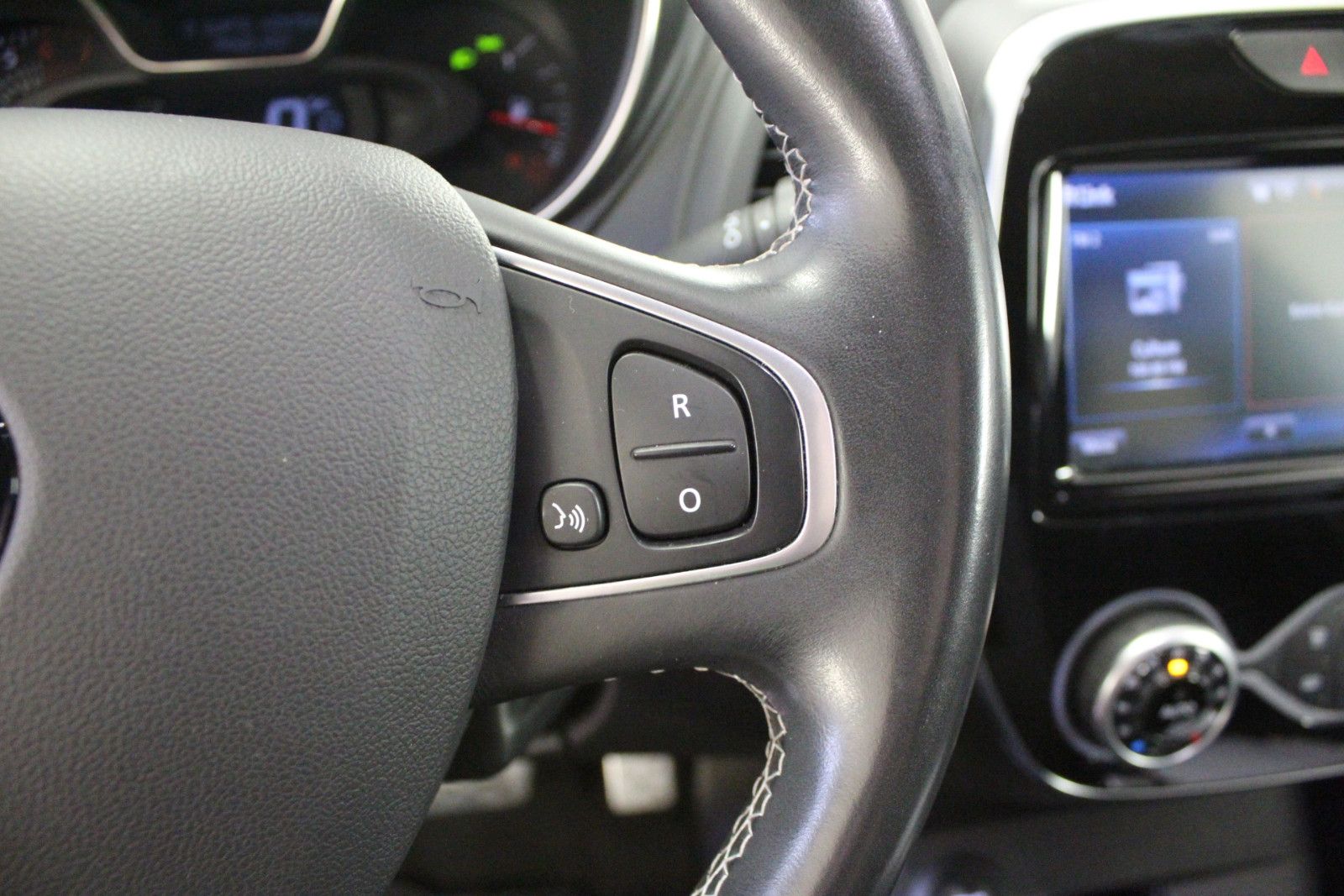 Fahrzeugabbildung Renault Captur TCe 150 EDC GPF Bose Edition