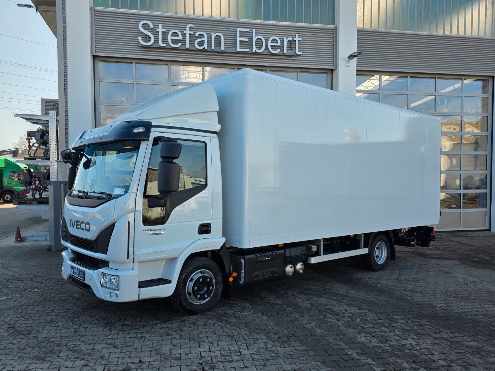 Fahrzeugabbildung Iveco Eurocargo 80E21 Koffer LBW